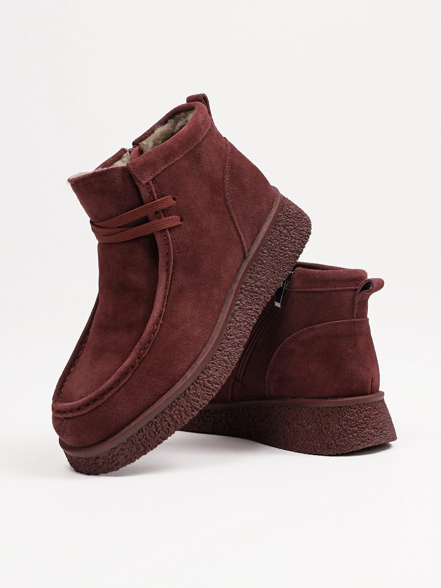 Ботинки бордового цвета из натуральной замшы на средней платформе